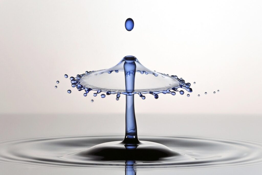 drops, waves, water, ripple, surface, macro, close up, art, waterdrop, tropfen, nature, wellen, wasser, makro, wassertropfen, flüssig, tröpfchen, spritzen, oberflächenspannung, einschlag, wasseroberfläche, nahaufnahme, spiegelbild, oberfläche, reflexion, wasser, wasser, wasser, wasser, wasser, flüssig